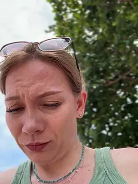 LavenderHot's Webcam Show