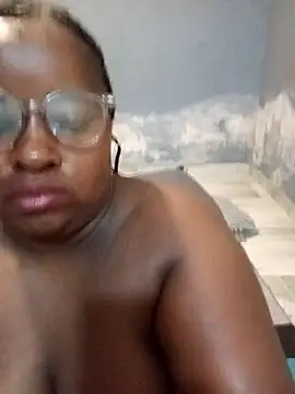 Show modela HotBootyBabe90 na web-kameri