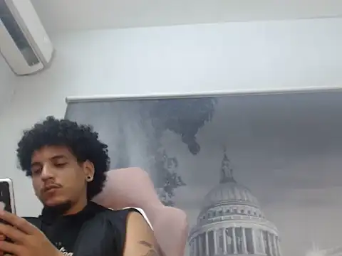 Xfire_boy69 live XXX chat