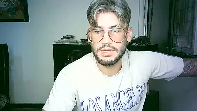 thedragonboyxxx Chat XXX in diretta