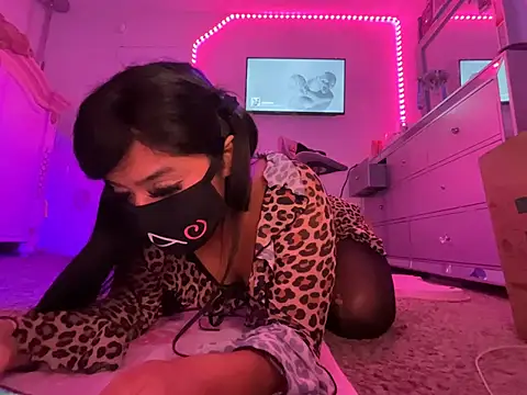 Onlypawzz's Live XXX Chat