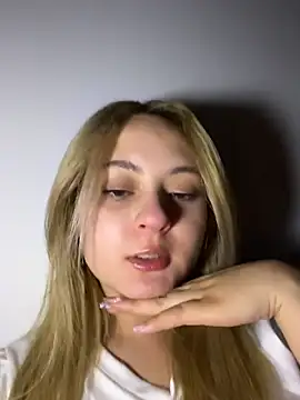 Lilaa2305's Live XXX Chat