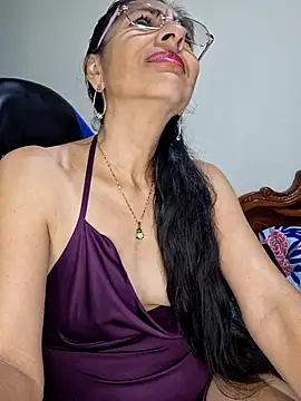 Natasha_50's Live XXX Chat