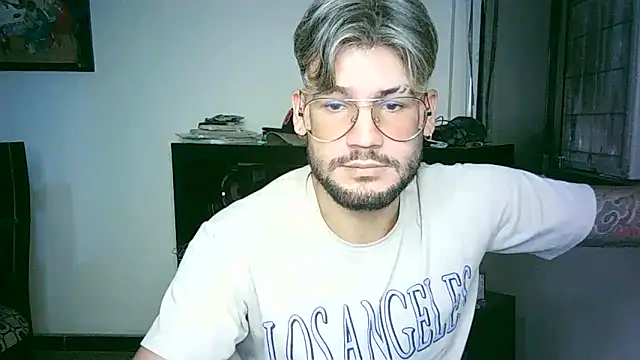 thedragonboyxxx Show in webcam