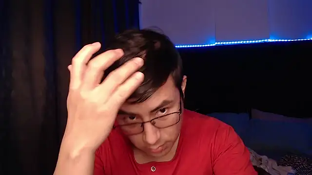 Czat XXX na żywo – andrewmhilton_