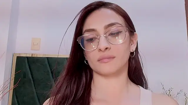 دردشة AndraCyruss الجنسية المباشرة