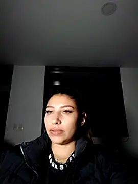 Pokazy przed kamerką – alicee_teen