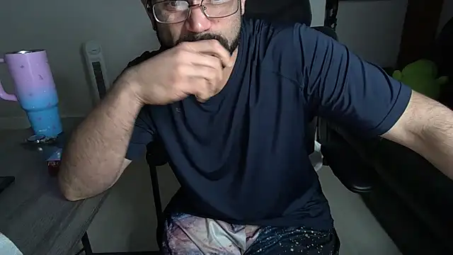 Zander823 Show in webcam