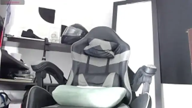 Carringtonhot's Live XXX Chat