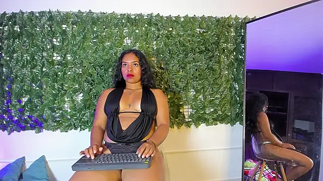 Amayavaldes' Live XXX Chat