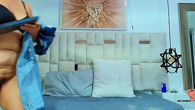 Sara_BigAss-: απευθείας συνομιλία ΧΧΧ