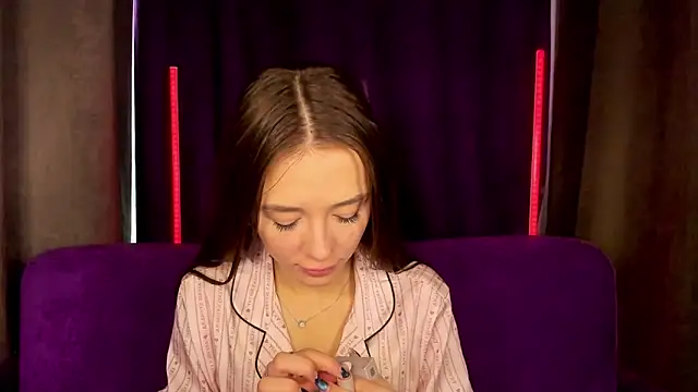 Chatroom XXX en direct de VasilisaTheWiseX