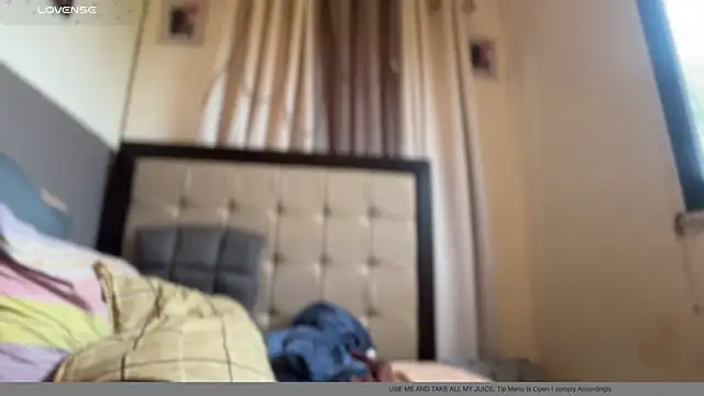 amour_prinsesa Pertunjukan Webcam