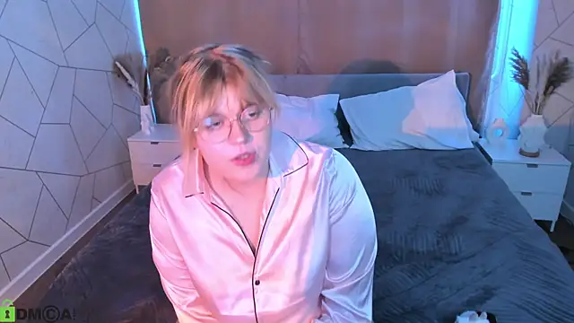 luna_c0ra Adlı Modelin Canlı XXX Sohbeti