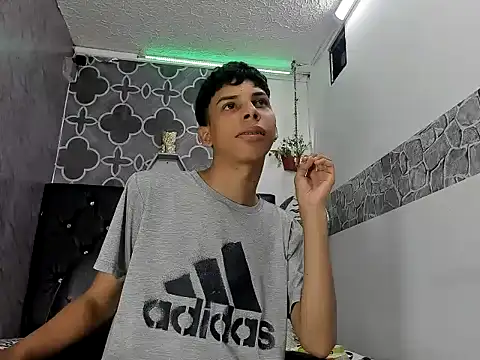 sexyboys_cutex18 élő XXX-chatje