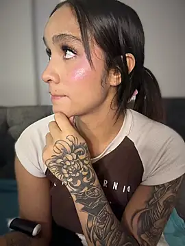 Isabella-Teen: онлайн-секс-чат