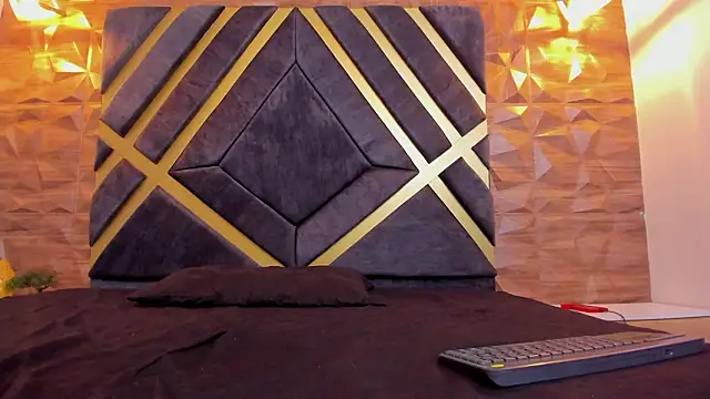 Pokazy przed kamerką – Oliver_Laurent_