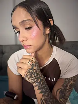 Isabella-Teen: онлайн-секс-чат