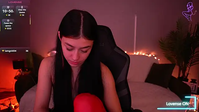 FataleNellie Adlı Modelin Canlı XXX Sohbeti