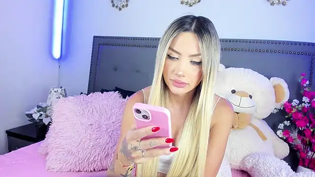 ale_lovee Adlı Modelin Web Kamerası Şovu