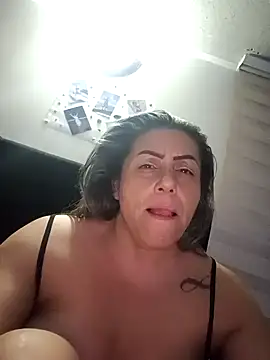 maynor_1998's Live XXX Chat