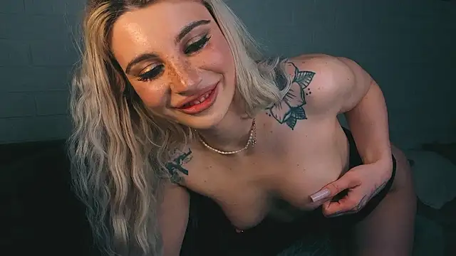 Ashley-Urban Chat XXX in diretta