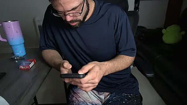 Zander823's Live XXX Chat