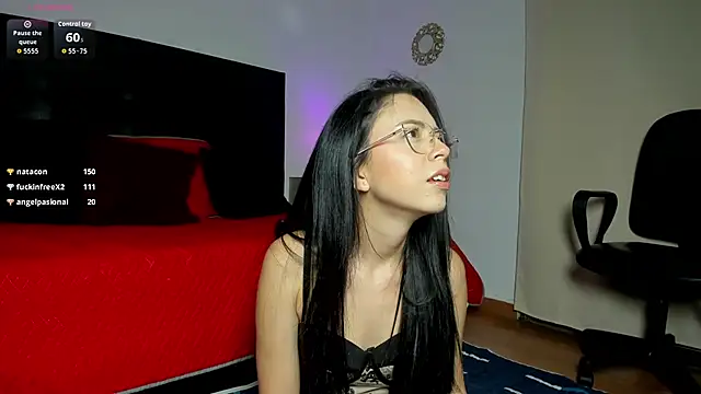 Natalye_23's Live XXX Chat