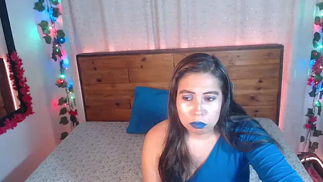 NikkieMilky Adlı Modelin Canlı XXX Sohbeti