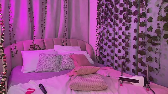 Love_is_Lola Live XXX-chat