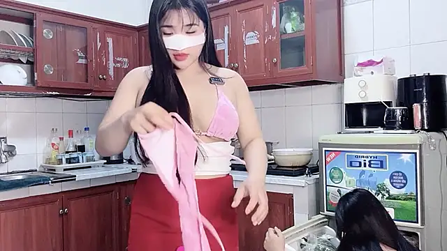 LyLy_Office Adlı Modelin Canlı XXX Sohbeti