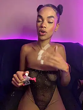 XXX chat uživo modela Cammgirlmii