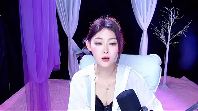 Tili-668 Adlı Modelin Canlı XXX Sohbeti