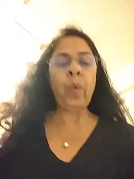 NakedMILFx Chat XXX live