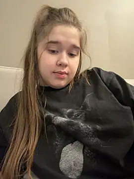 دردشة HornyGirlH الجنسية المباشرة