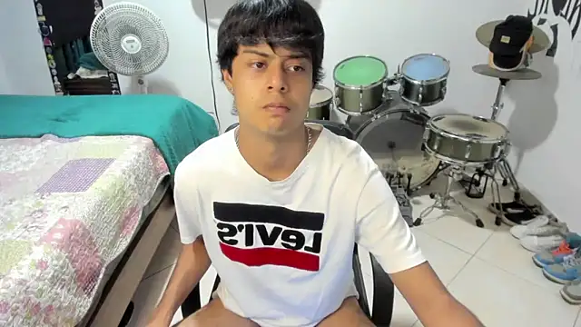 Chat +18 de Zack_falcon ao vivo