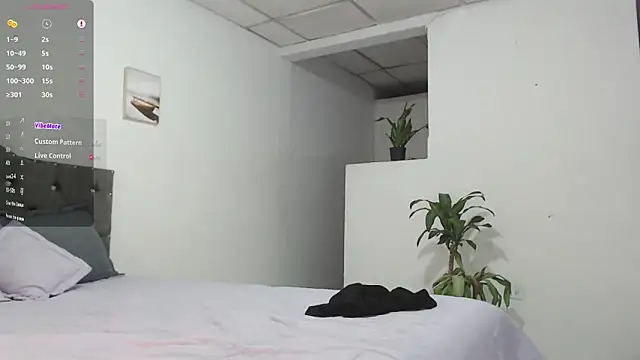 Aaronblack1_ Chat XXX in diretta