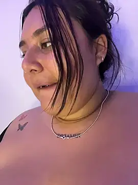 Nicky-222 Chat XXX in diretta