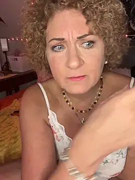 Онлайн чат XXX SuzyCatzz