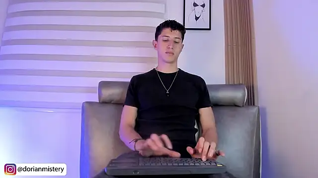 Dorianmistery2322_ Show Webcam