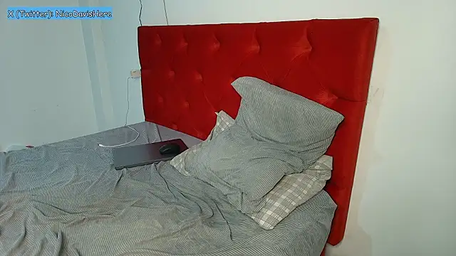 Chat +18 de NicoDavisOfficial ao vivo