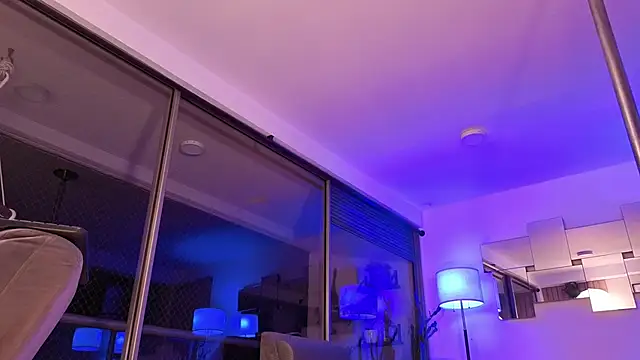 mandi4pole_ Chat XXX in diretta