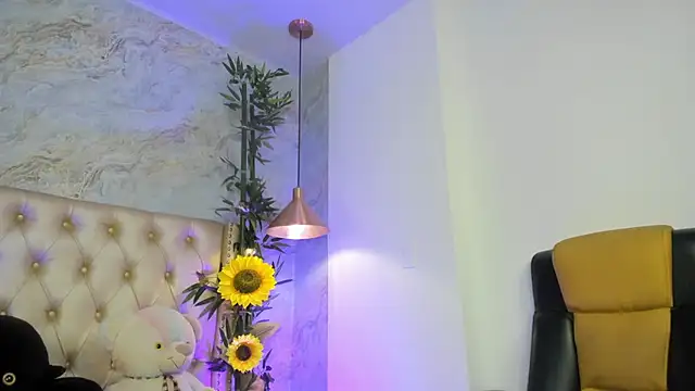 LittleeJaz Adlı Modelin Canlı XXX Sohbeti