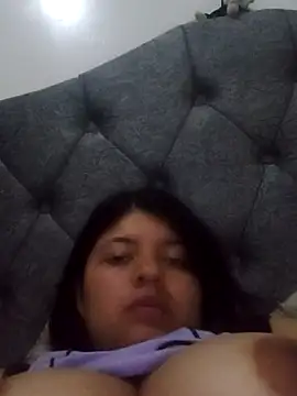 EmilyMIlkAnal's Live XXX Chat