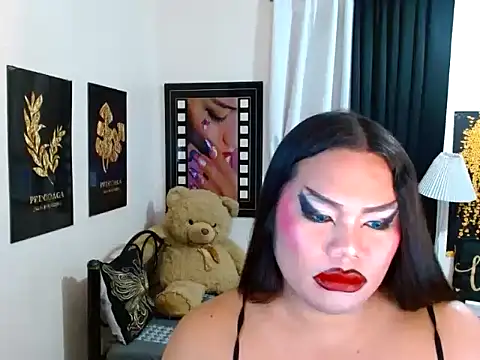 TSbrianaHugeCock's Webcam Show