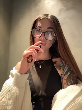 Pokazy przed kamerką – Charming_Ritta