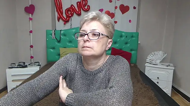 EmiliaGree's Live XXX Chat