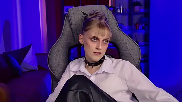 KiraMontoya's Live XXX Chat