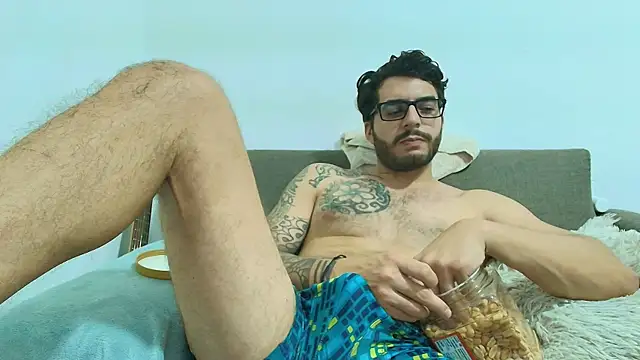 thomas_gun's Live XXX Chat