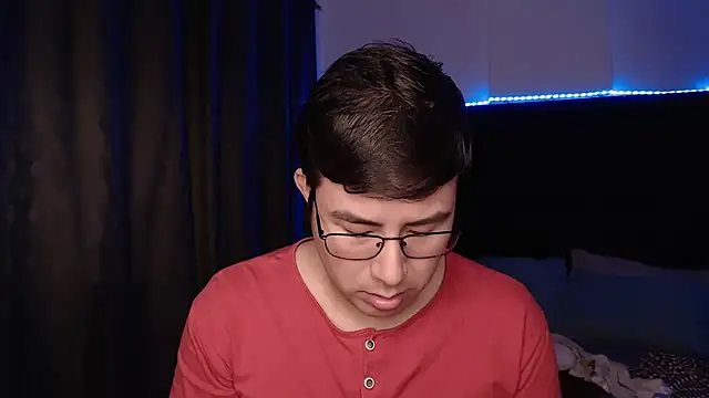 Chat XXX en directo de andrewmhilton_